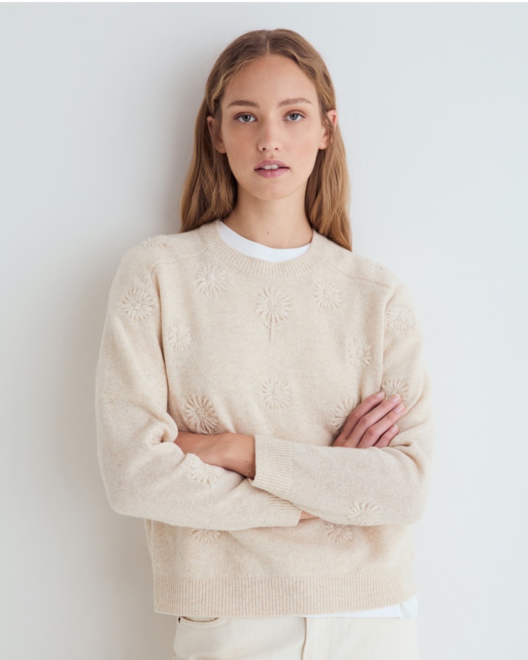 Jersey de lana con flores bordadas crudo