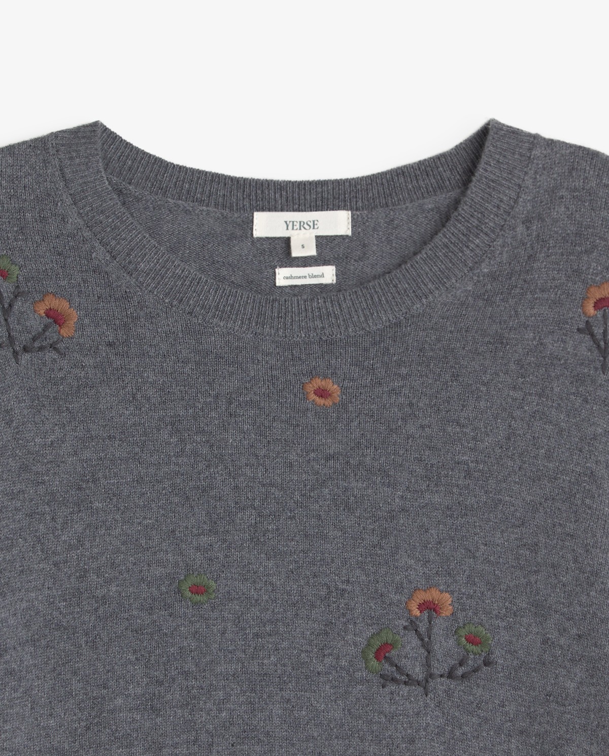 Jersey bordado de flores gris 6