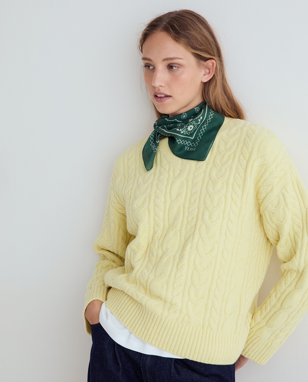 Jersey de punto trenzado amarillo