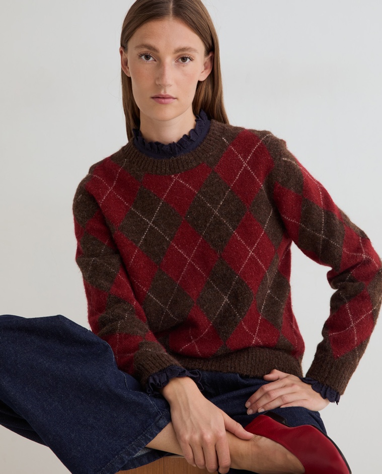 Jersey de rombos marrón y rojo