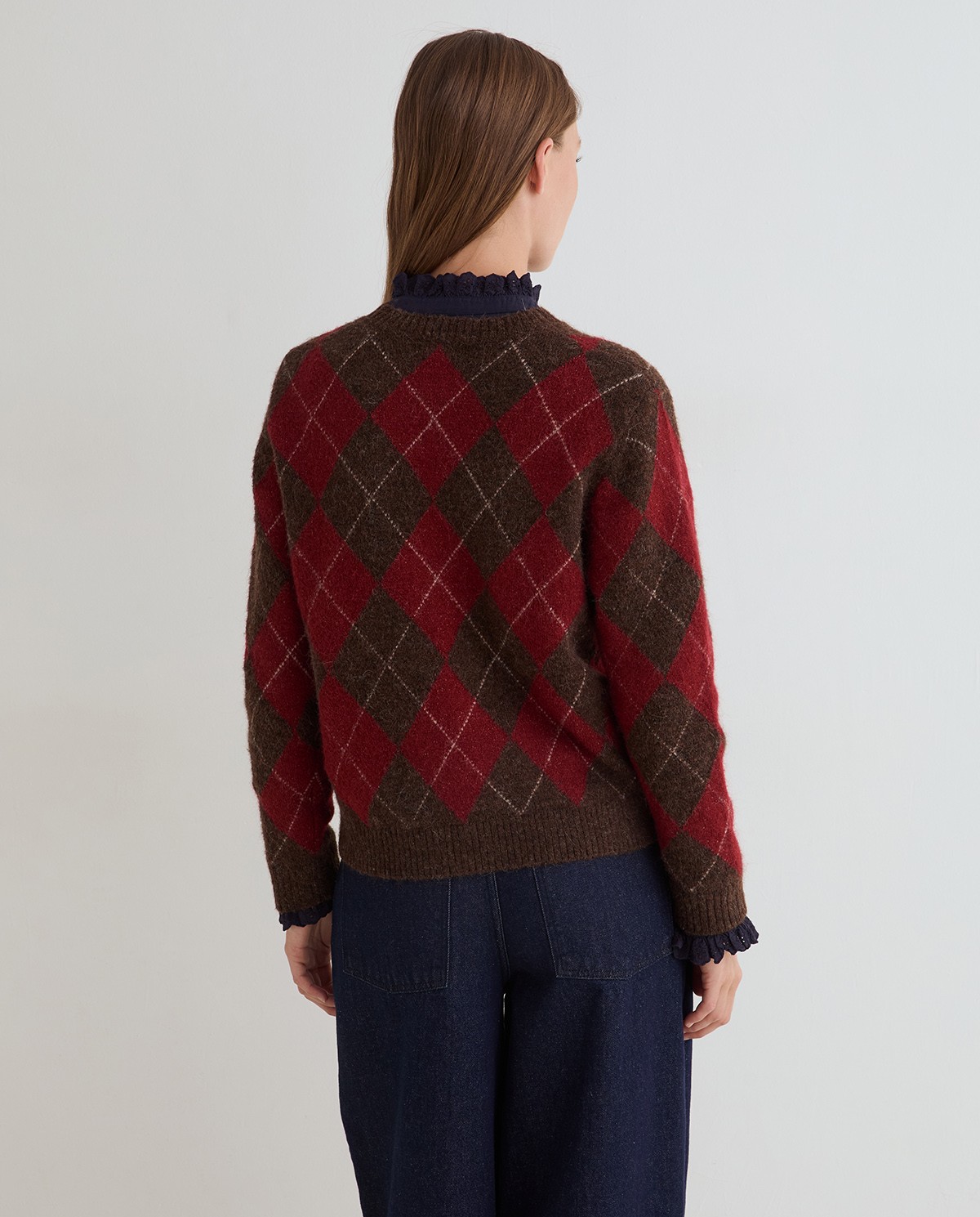 Jersey de rombos marrón y rojo 3