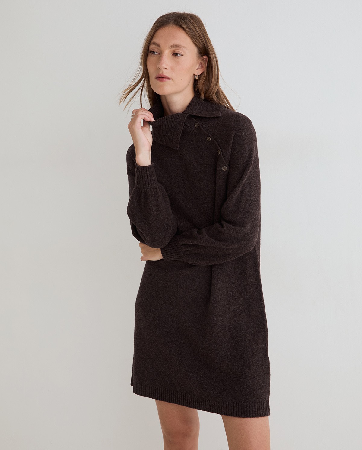 VESTIDO CORTO DE PUNTO