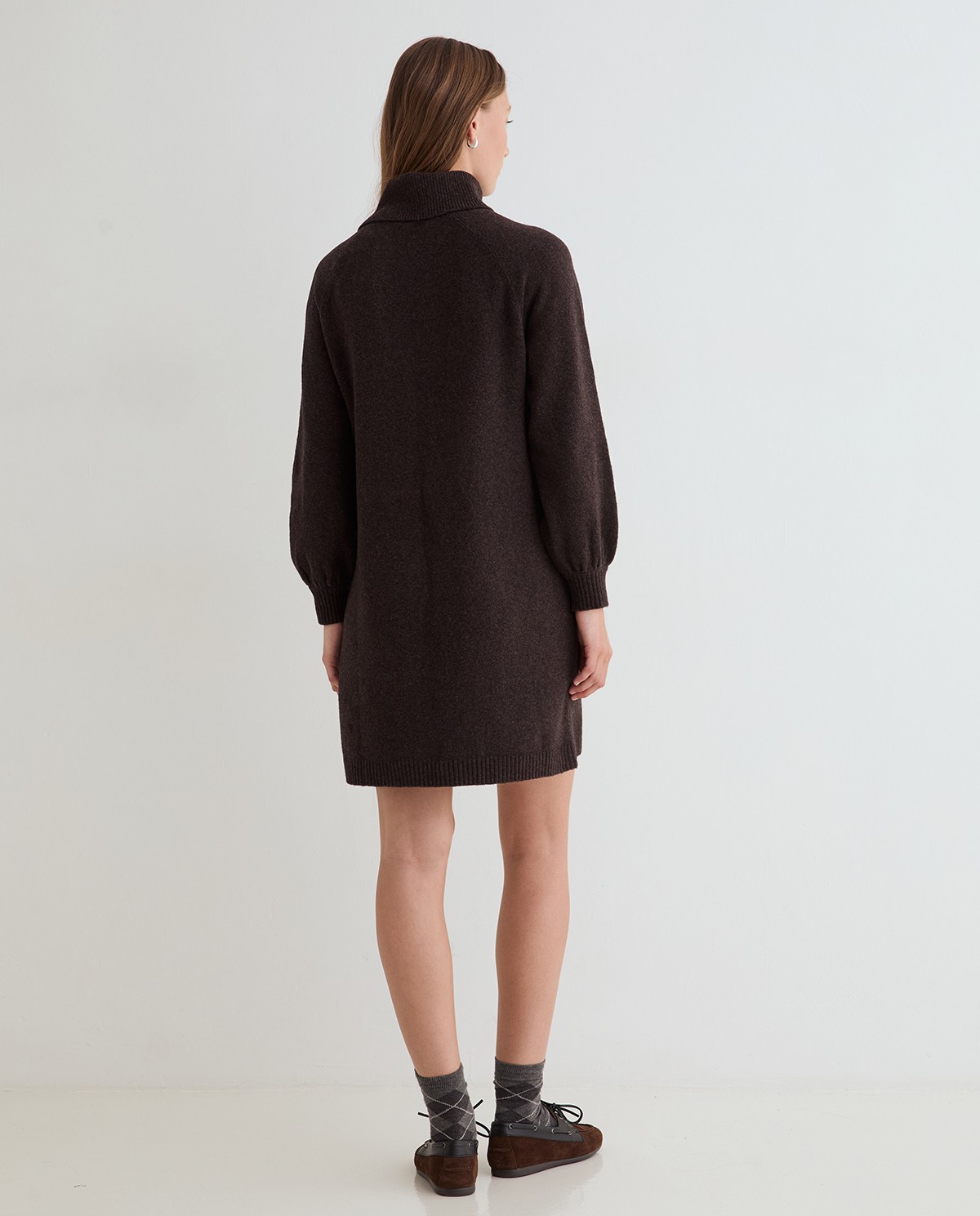 VESTIDO CORTO DE PUNTO