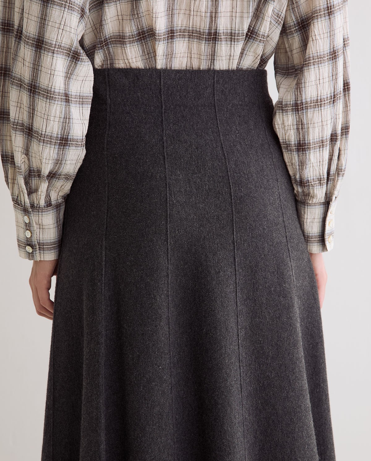 Falda midi de punto gris oscuro | YERSE 5