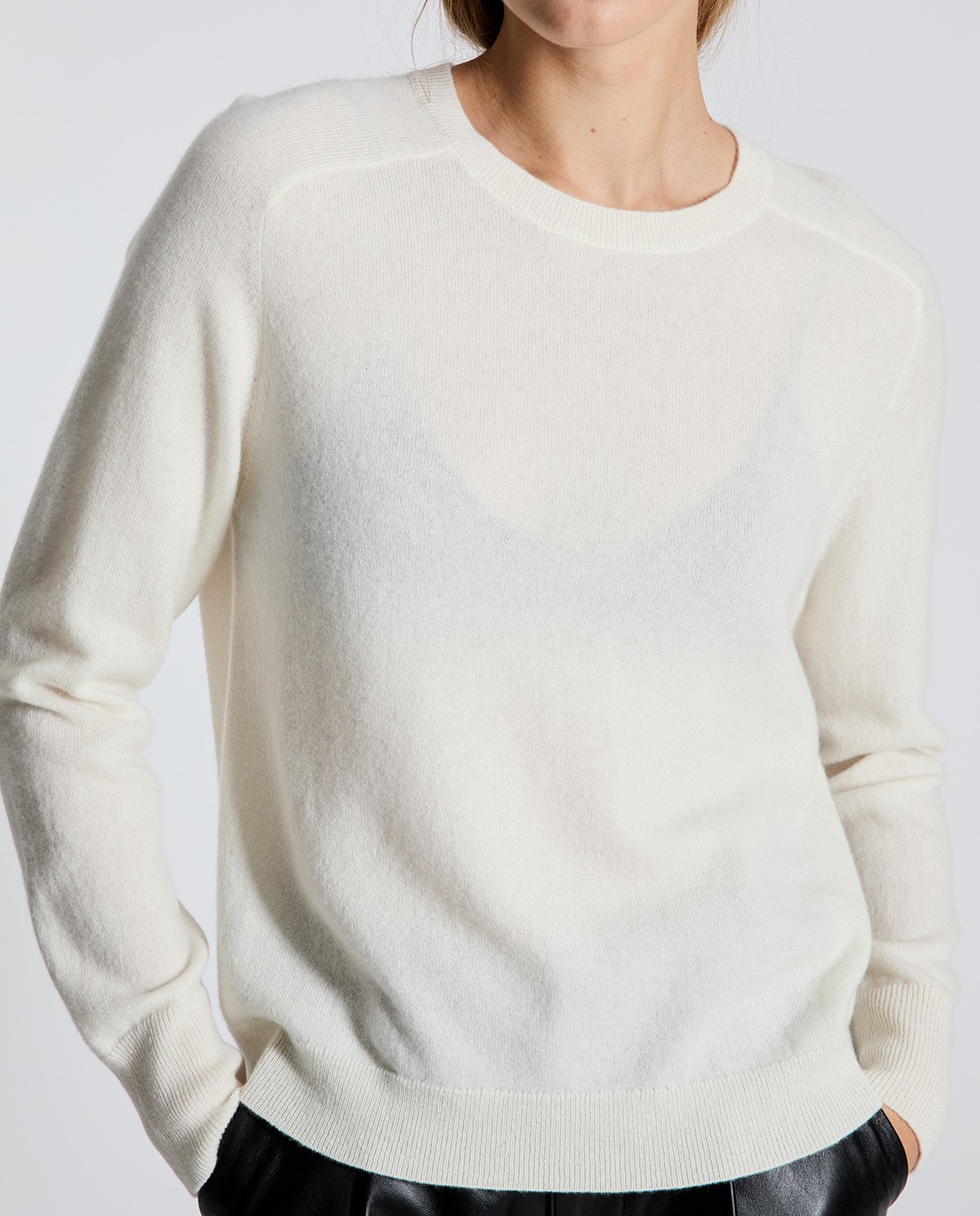 Jersey de cashmere cuello redondo crudo 1