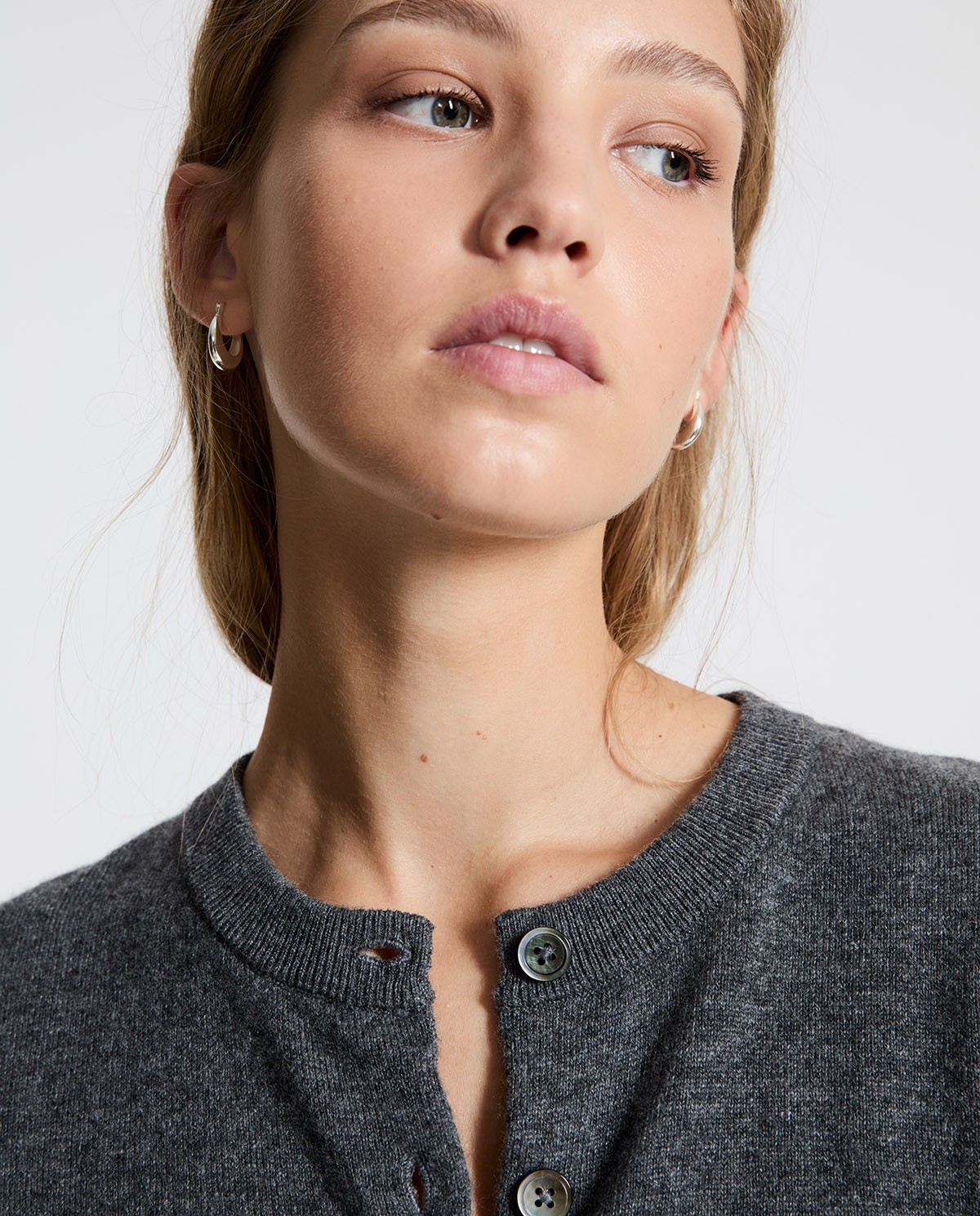 Cárdigan de cashmere gris 2