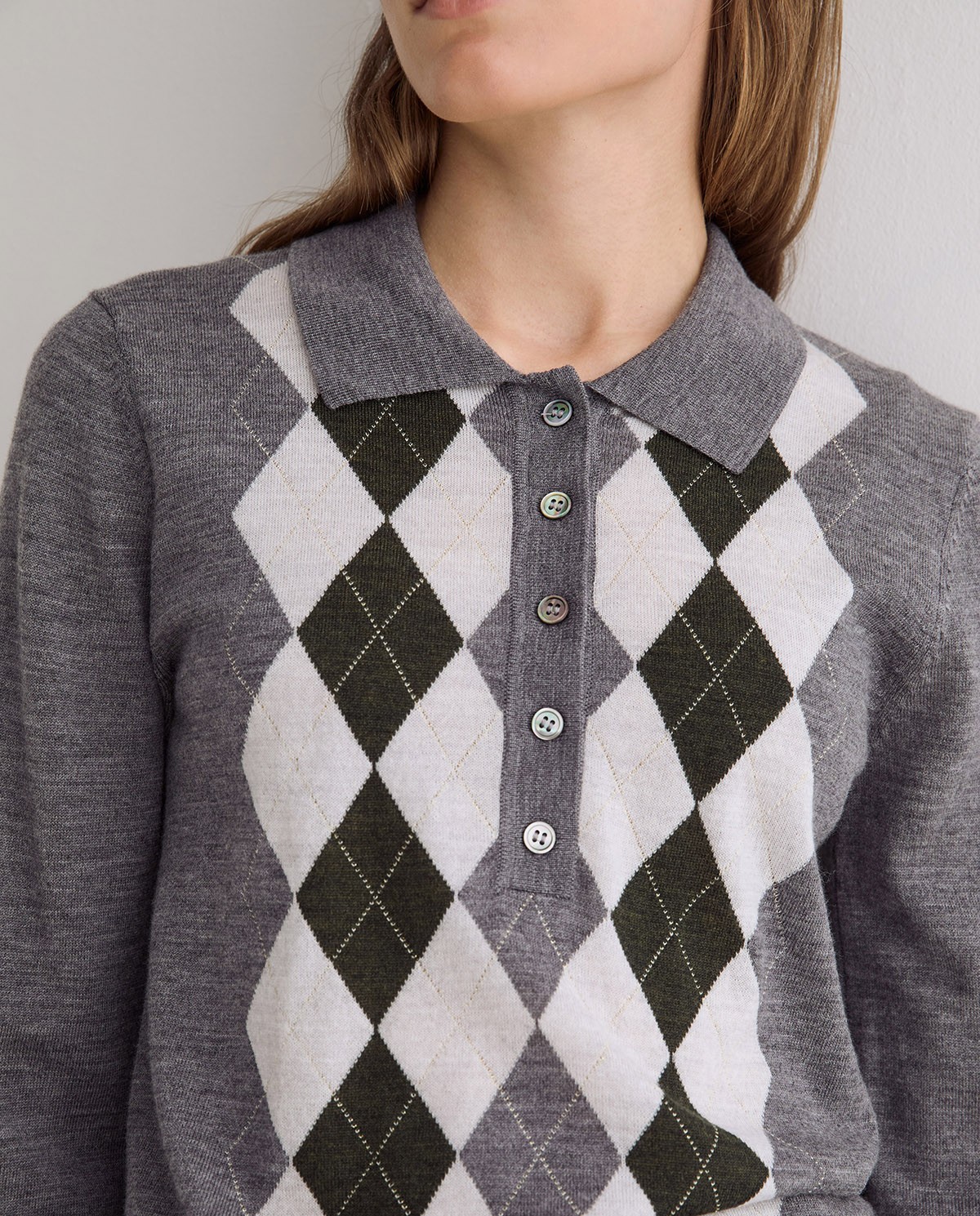 Jersey fino de lana merino con rombos gris y verde 1