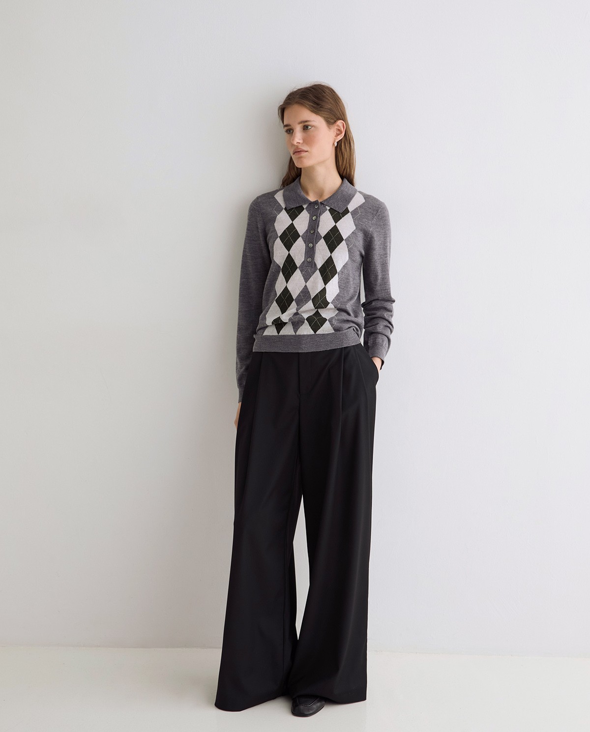Jersey fino de lana merino con rombos gris y verde 4