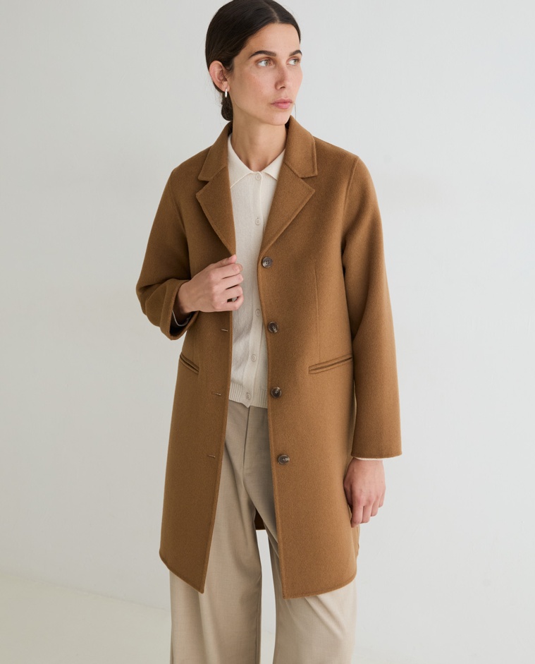 Abrigo midi de lana en color camel