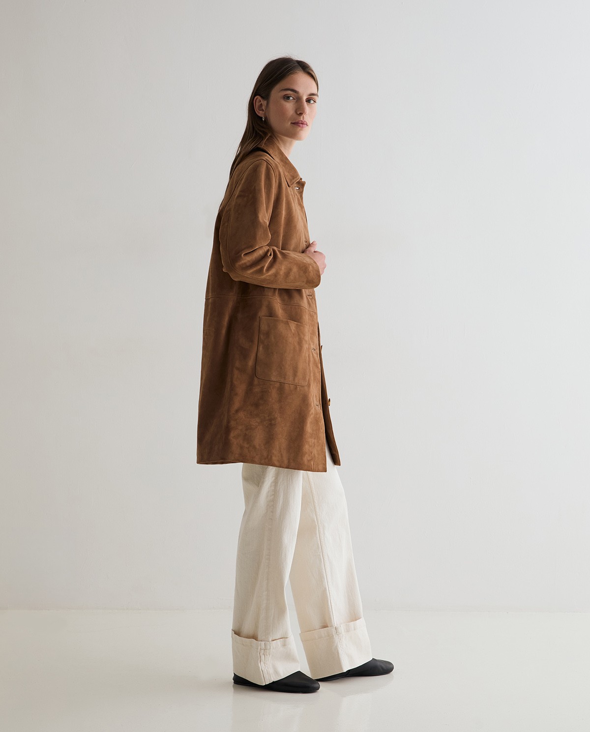 Abrigo de ante midi en color camel 6