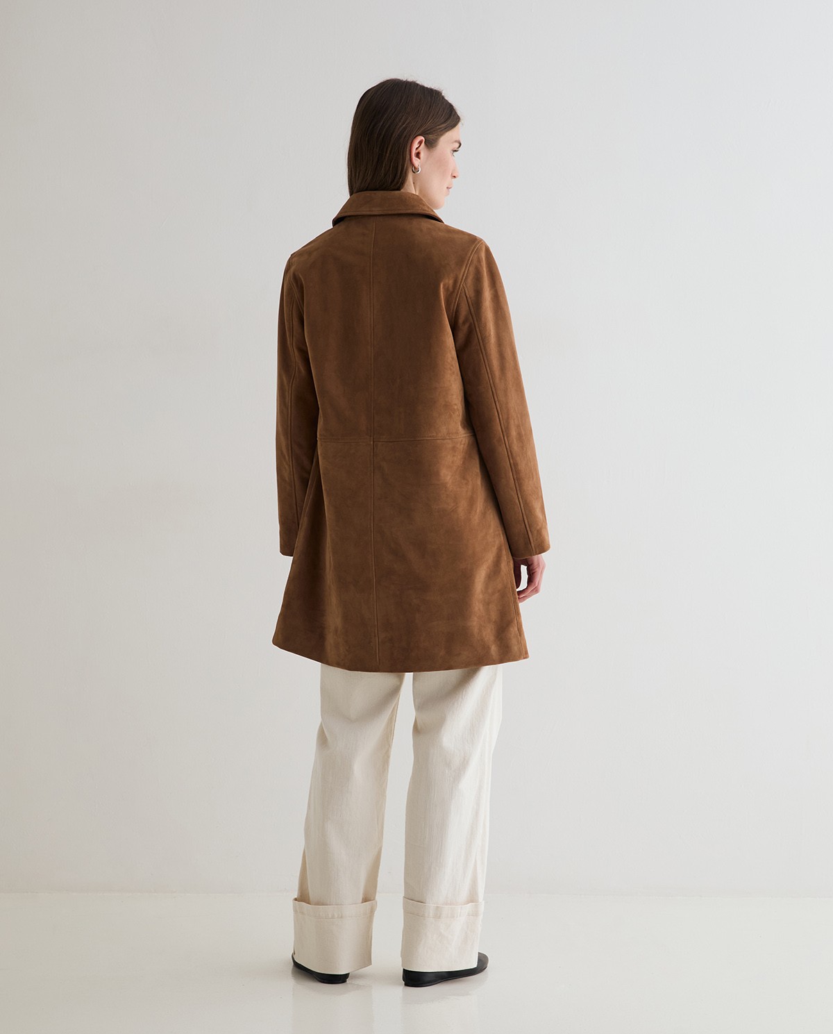 Abrigo de ante midi en color camel 7