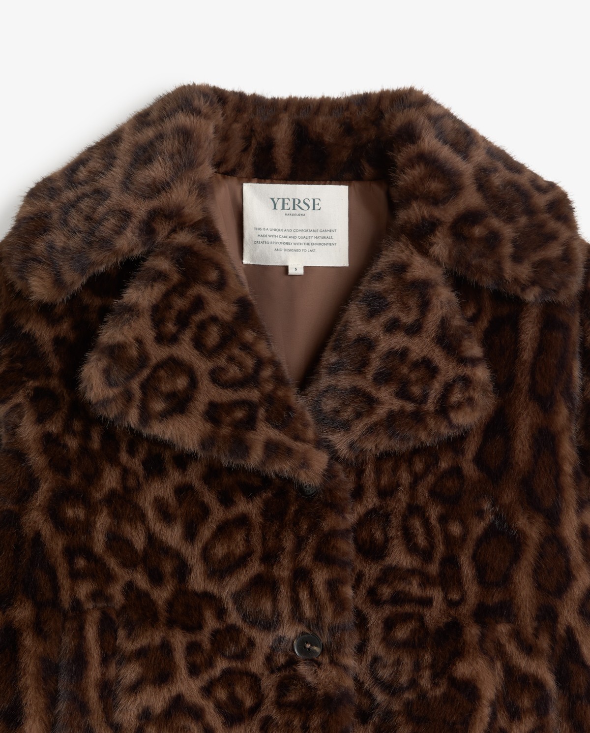 Abrigo corto efecto pelo print leopardo 7