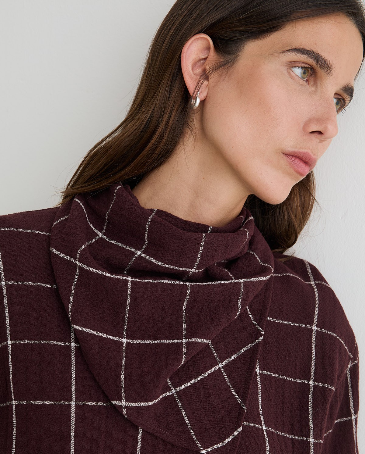CAMISA DE CUADROS CON PAÑUELO