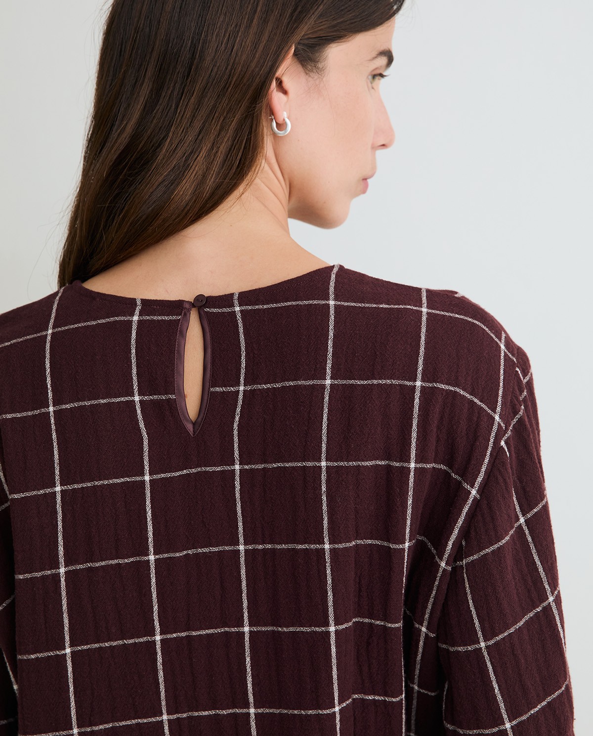 CAMISA DE CUADROS CON PAÑUELO
