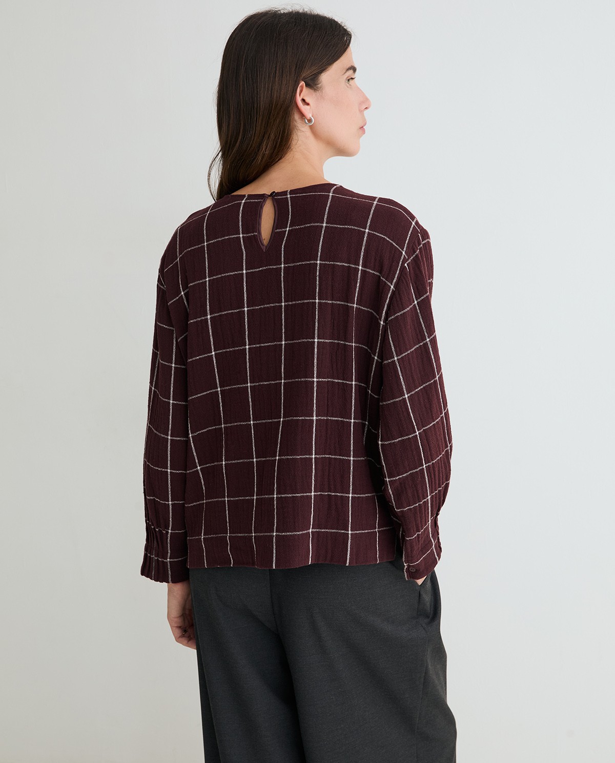 CAMISA DE CUADROS CON PAÑUELO