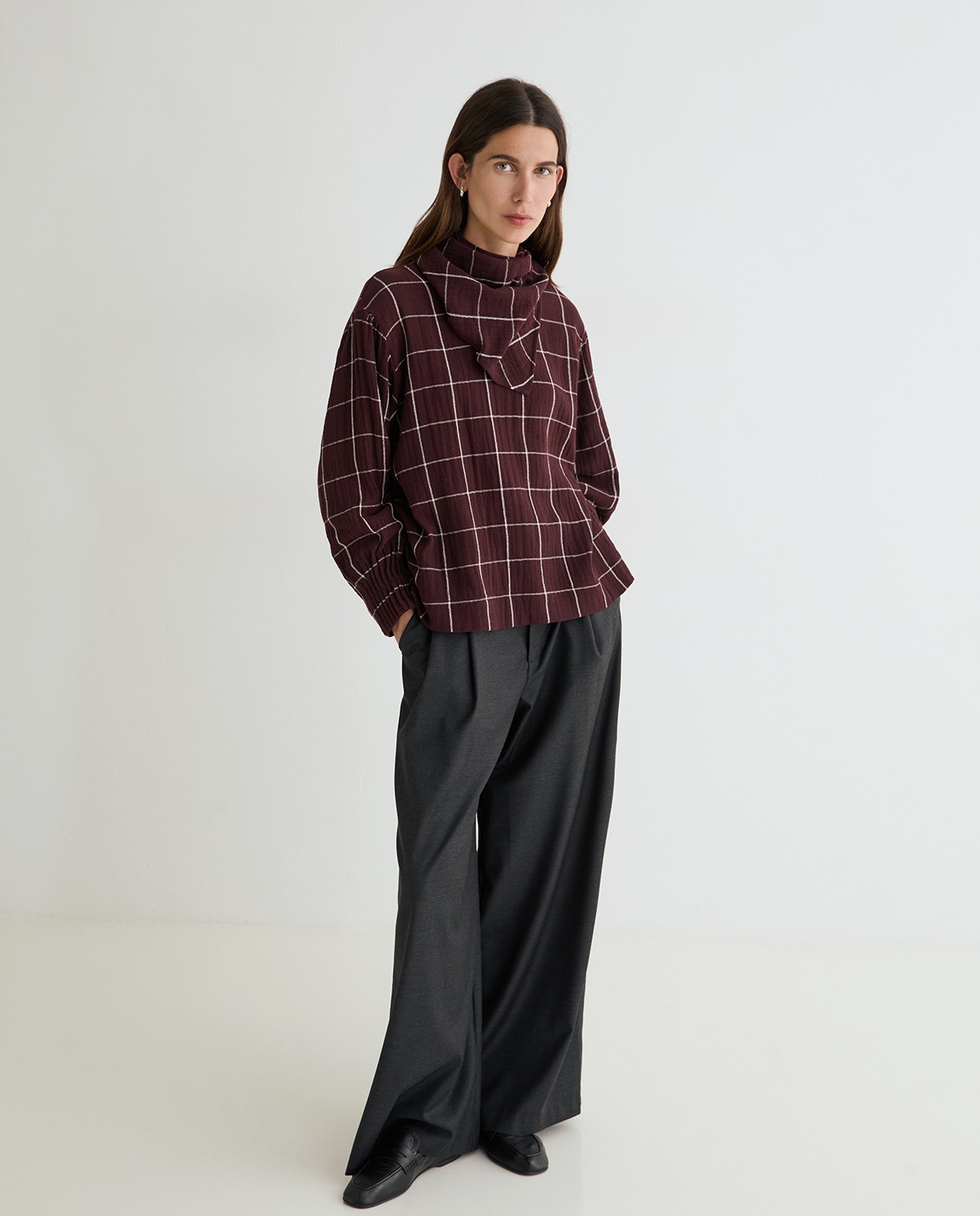 CAMISA DE CUADROS CON PAÑUELO