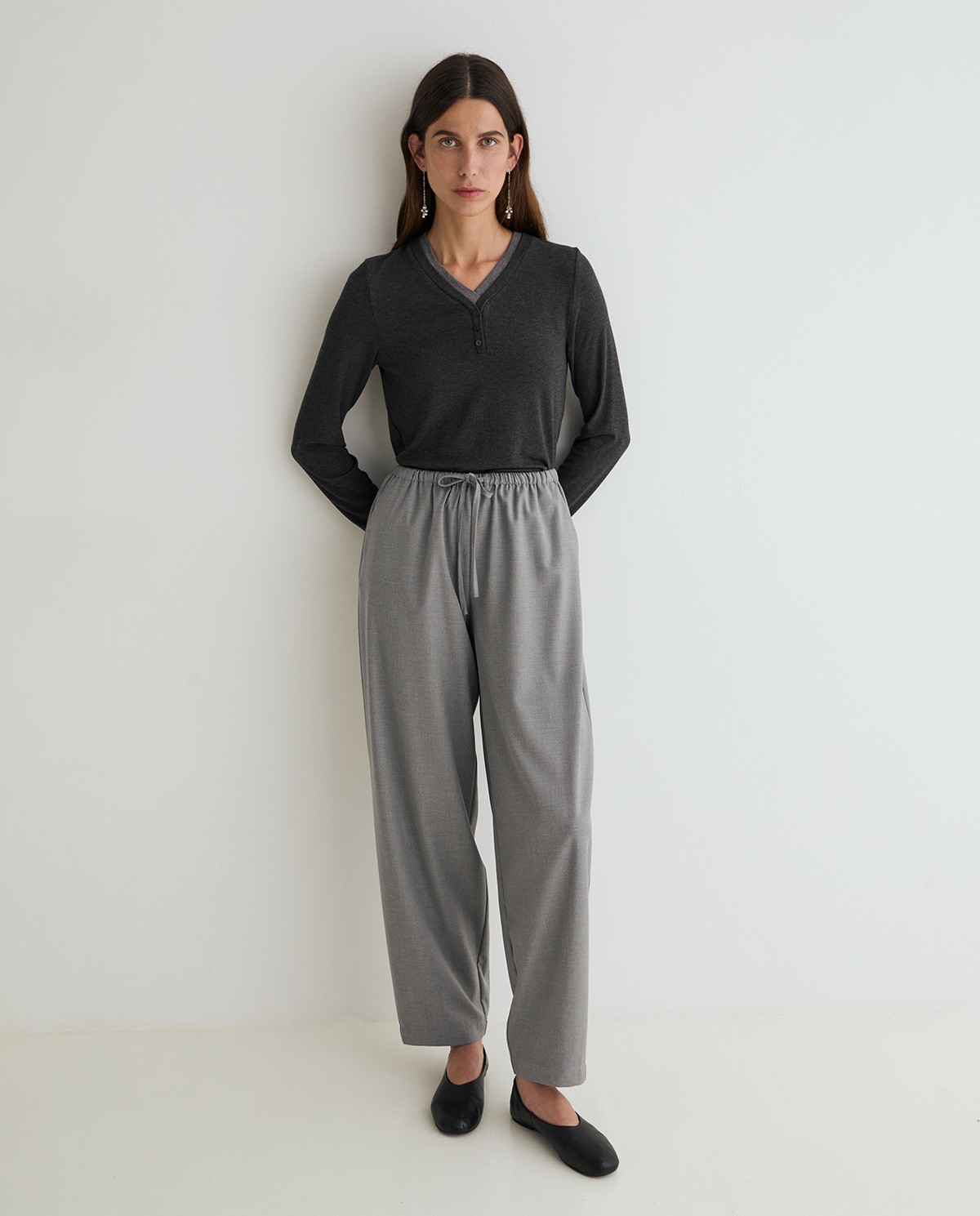 Pantalones balloon tiro alto en color gris 1
