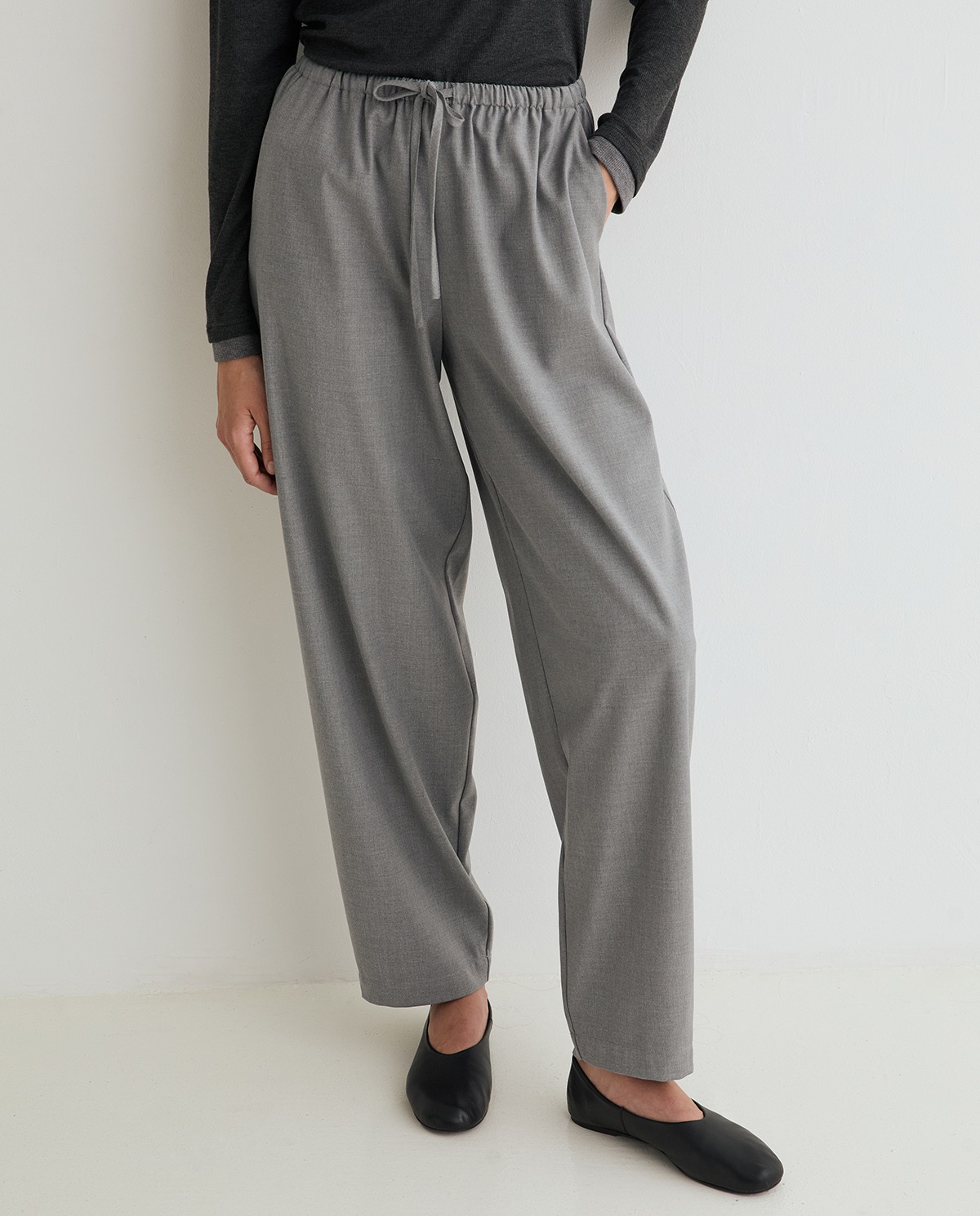 Pantalones balloon tiro alto en color gris 1
