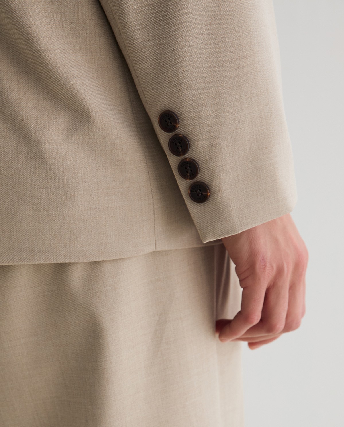 Americana de traje en beige 4