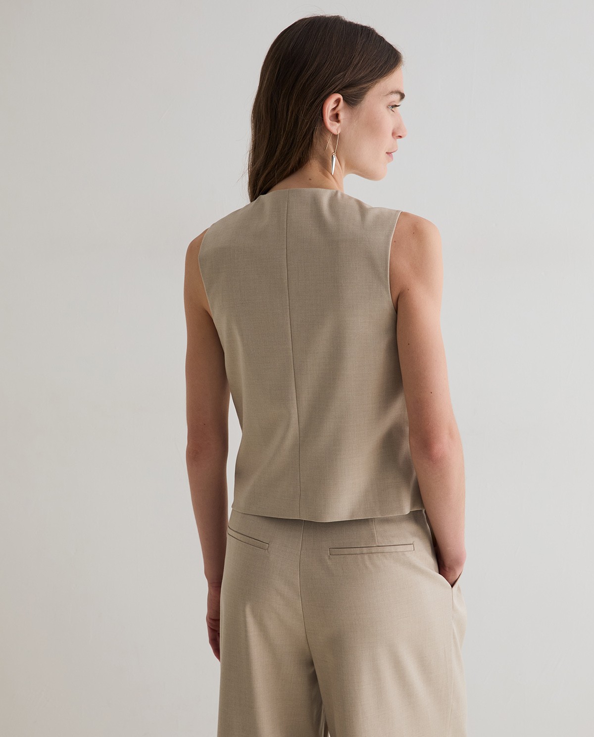 Chaleco de traje en color beige 4