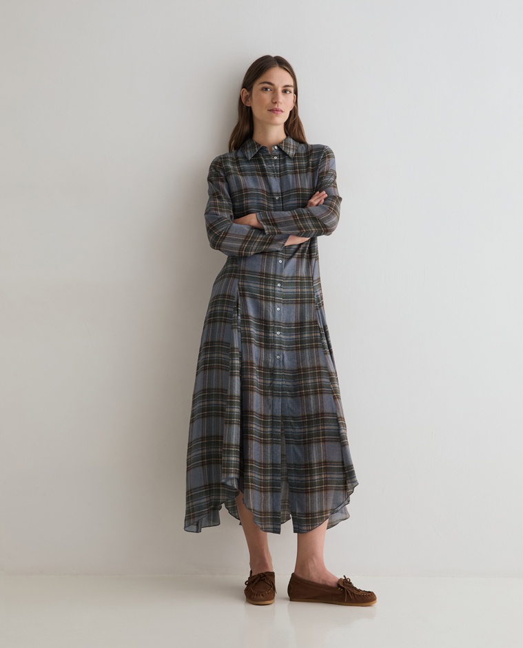 Vestido midi de cuadros multicolor con cuello camisero y bajo asimétrico