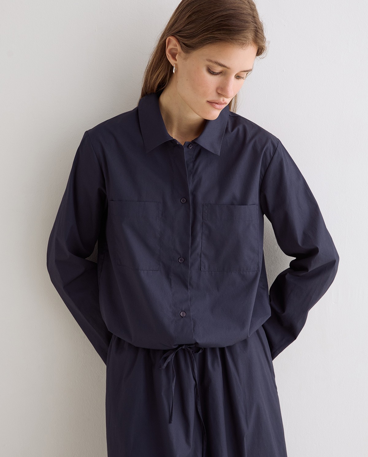 Camisa popelin en color azul oscuro 4