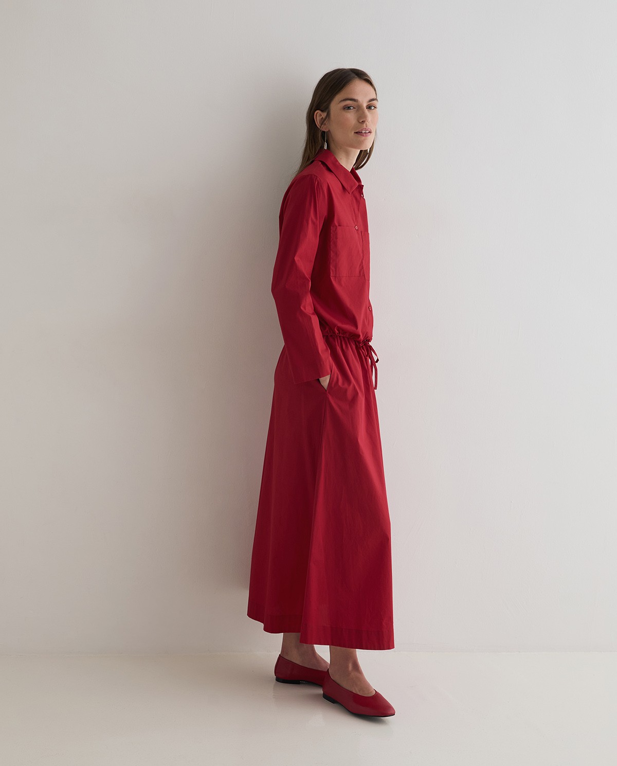 Falda midi popelin en color rojo 2