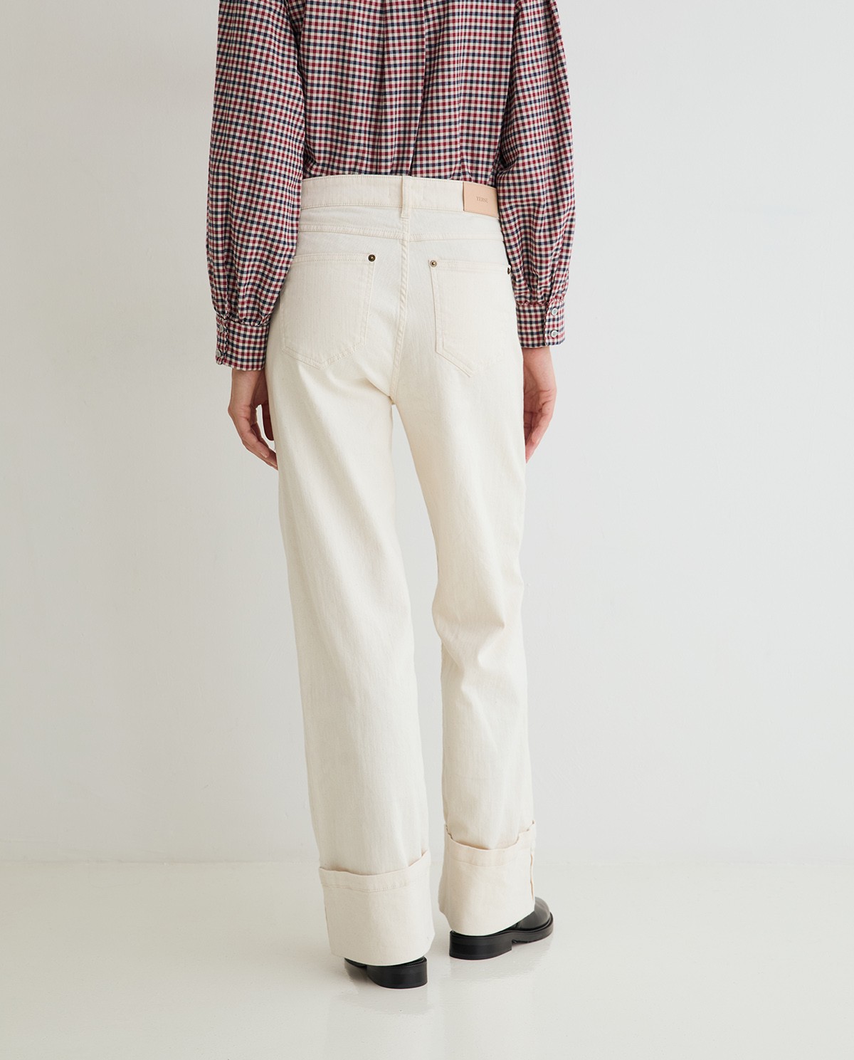 Vaquero wide leg en color crudo 6