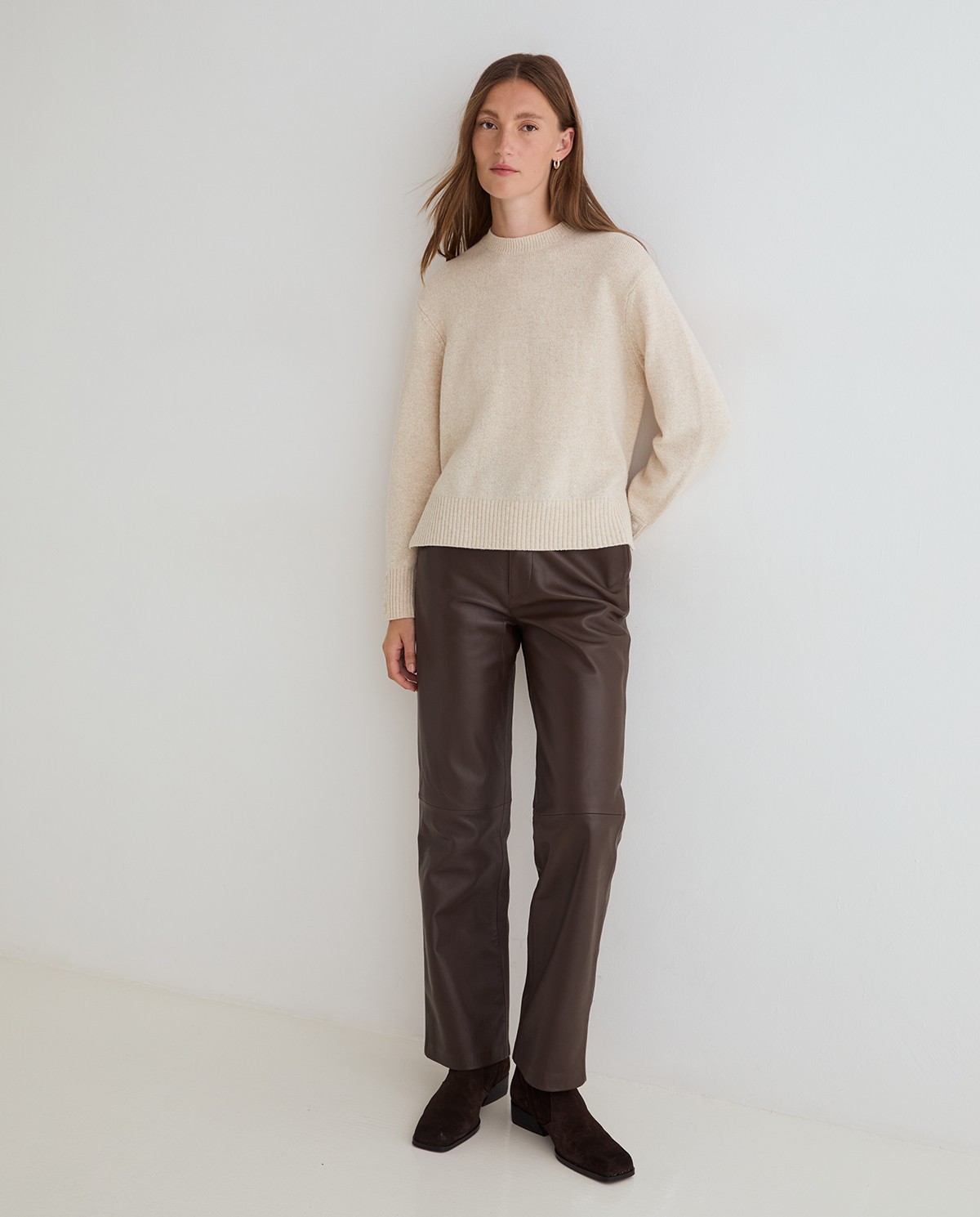 Women's straight leather trousers in chocolate