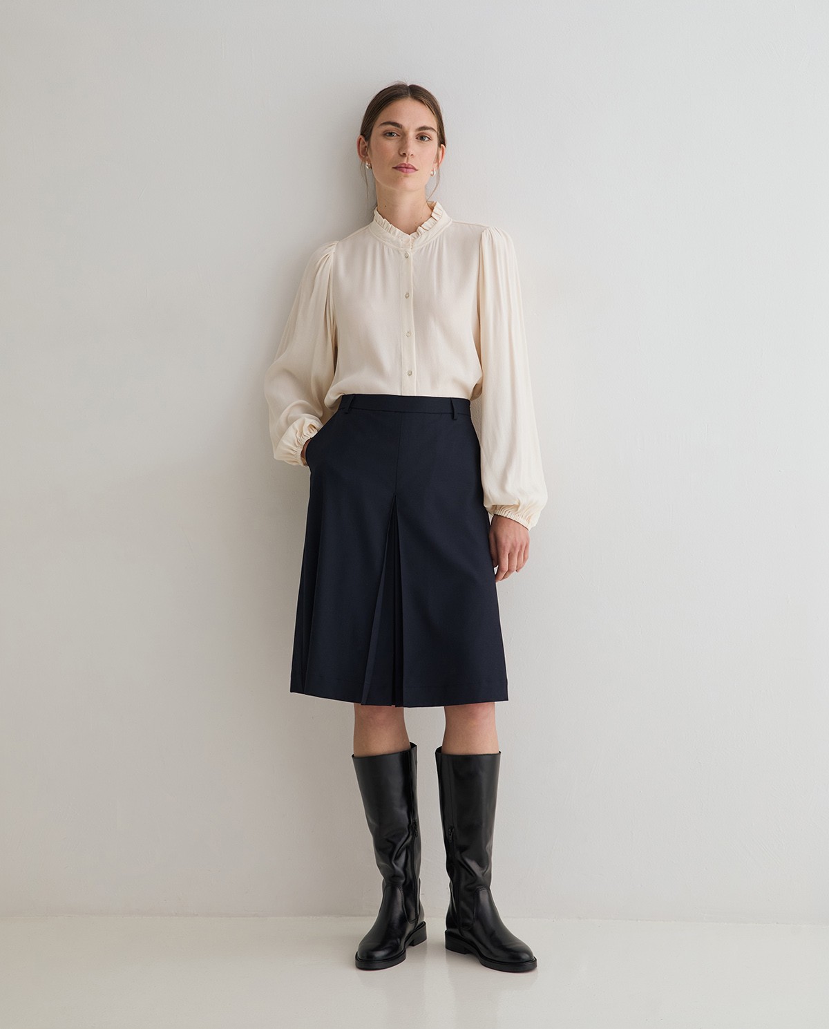 Camisa crudo con cuello de volantes 4