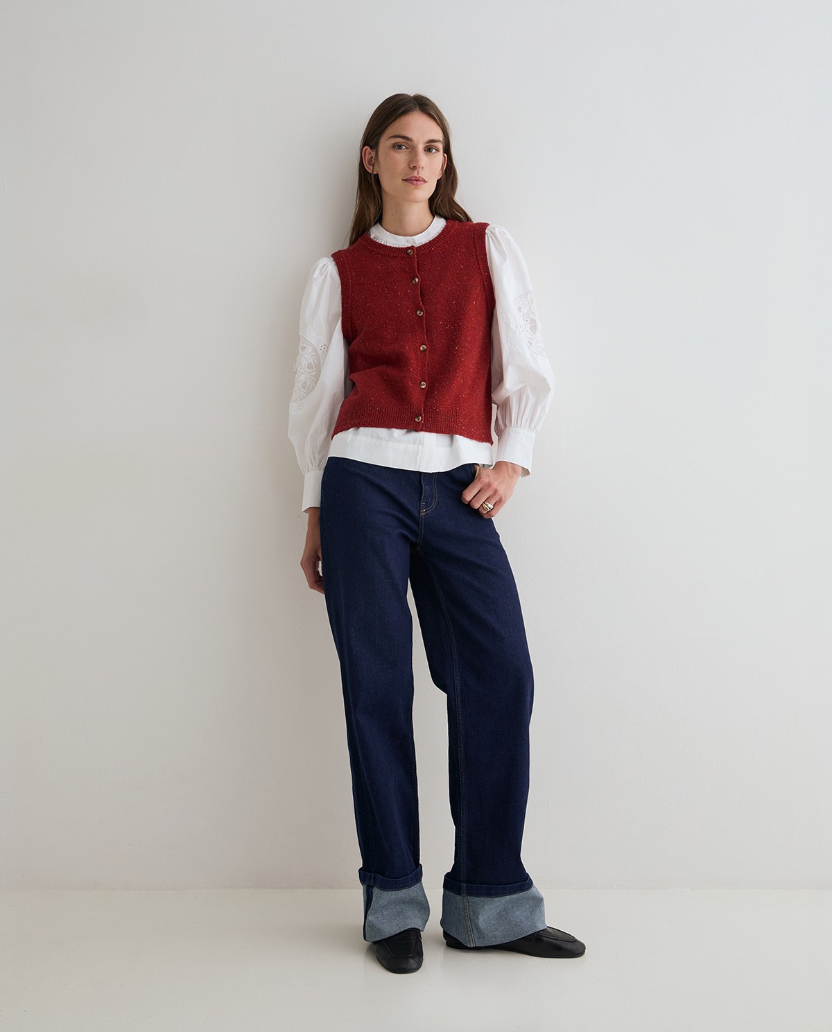 Blusa de algodón con bordados en color blanco 5