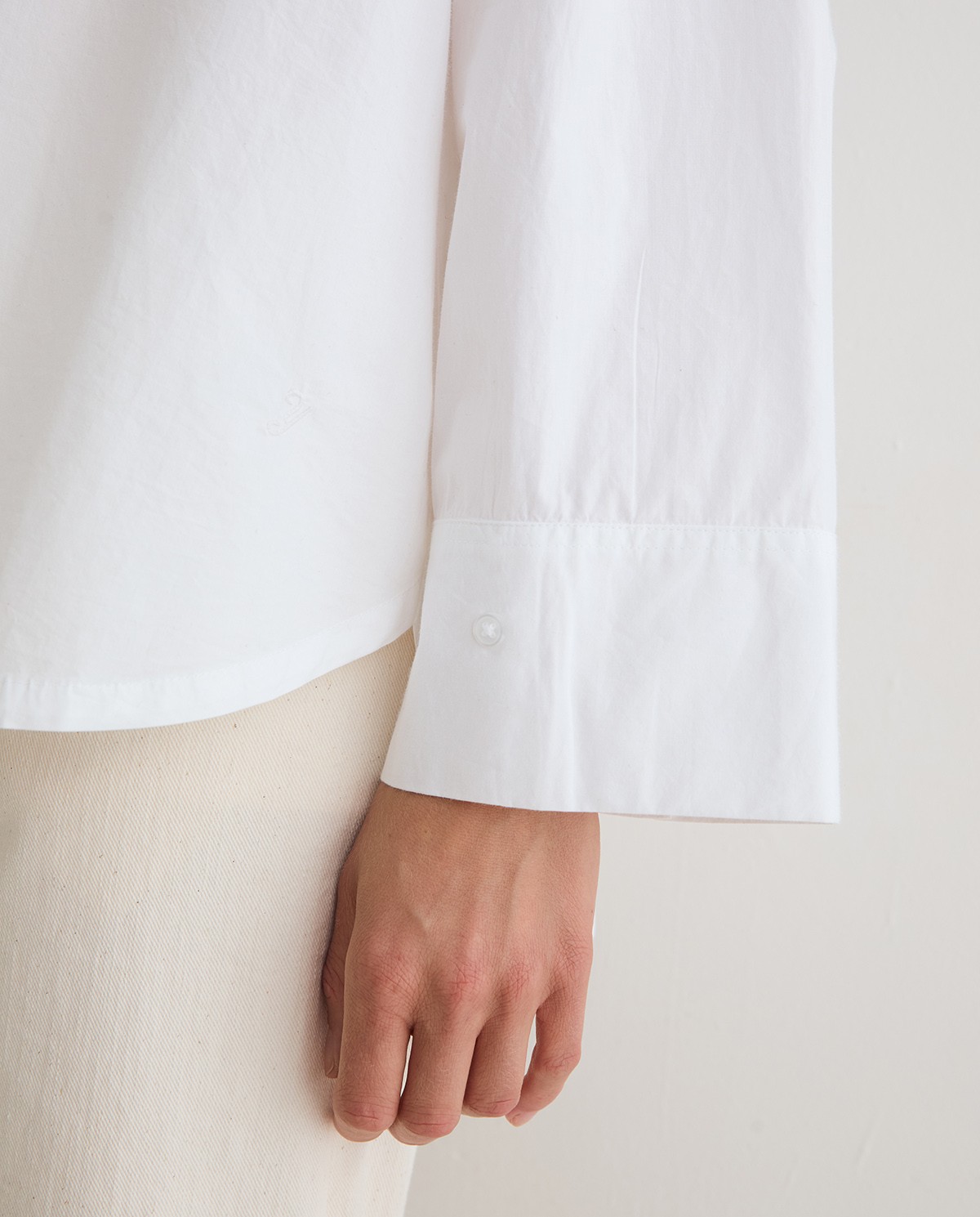 Camisa oversize de popelín en color blanco 4