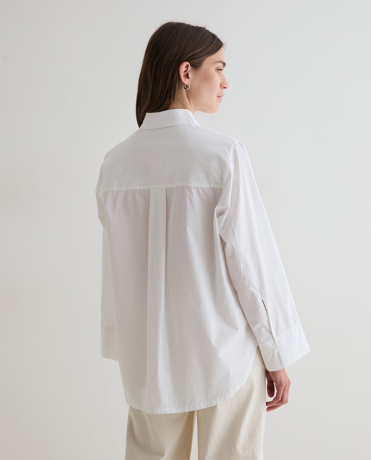 Camisa oversize de popelín en color blanco 6