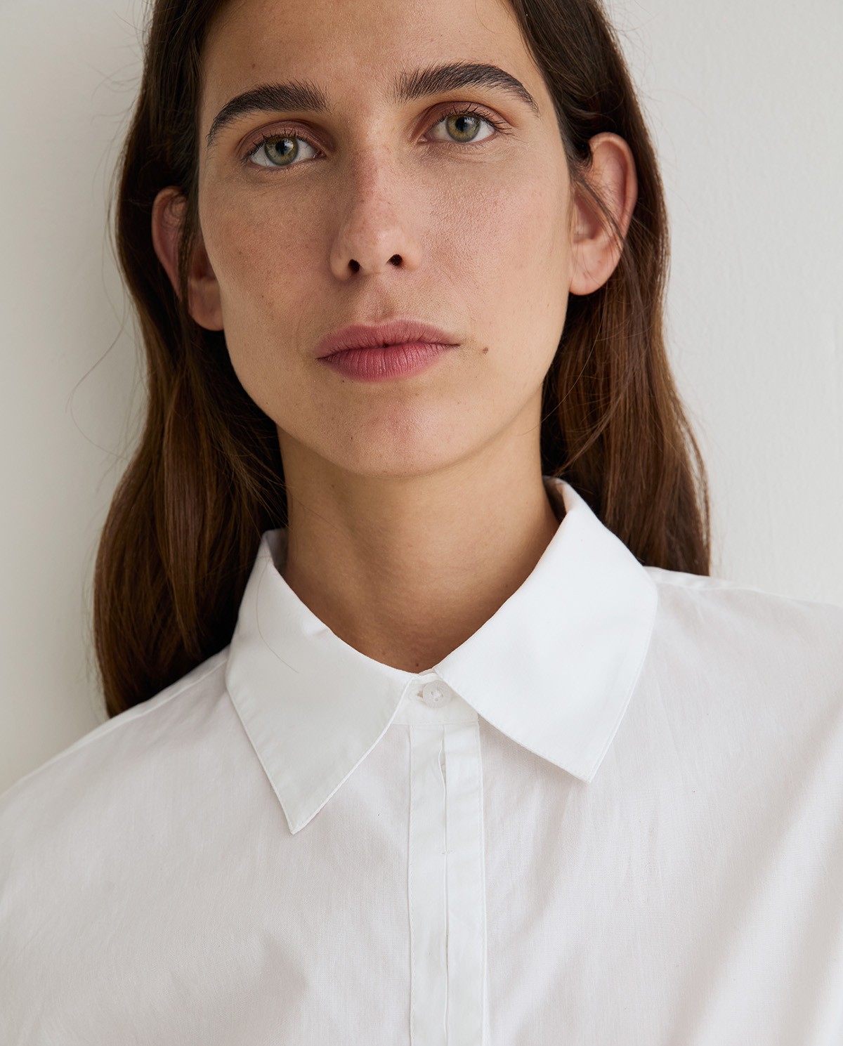 Camisa popelín algodón orgánico en color blanco 2