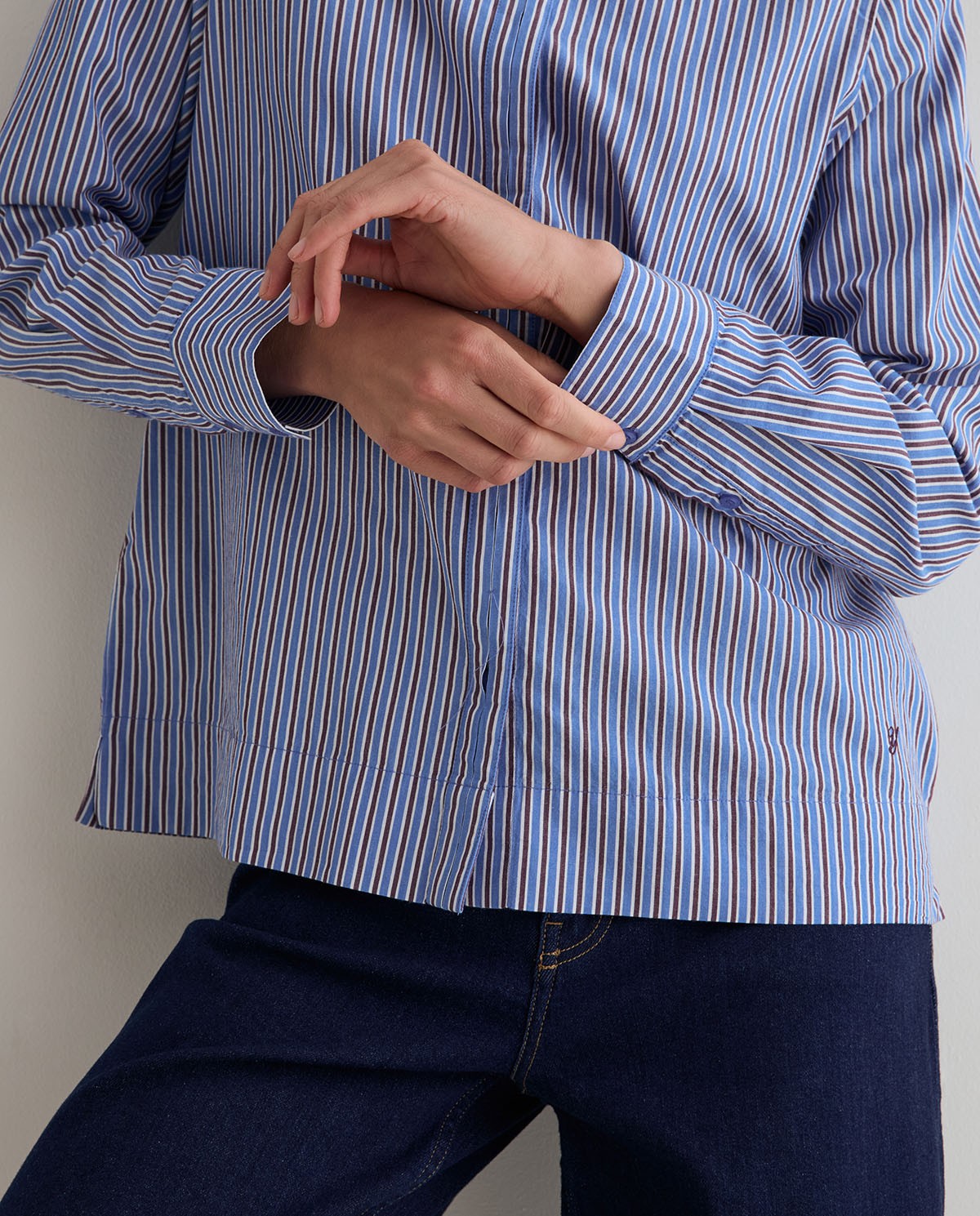 Camisa popelín algodón orgánico en color rayas azul y marrón 3