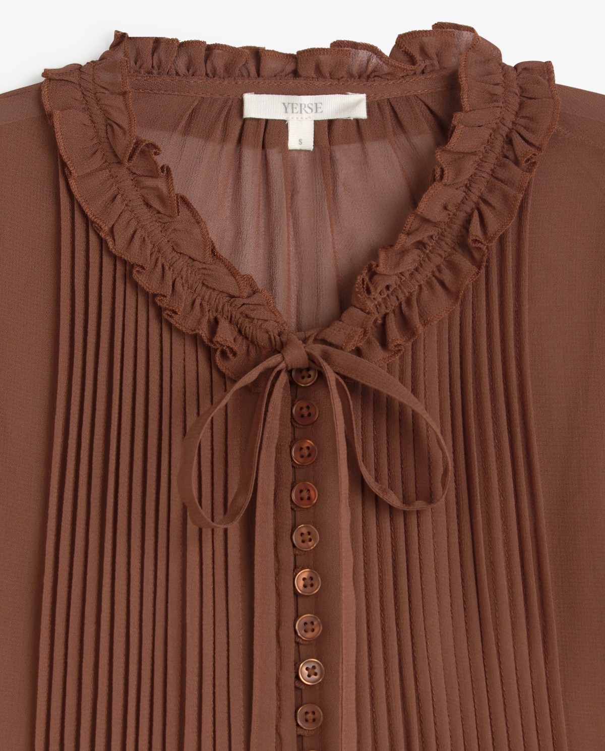 Camisa plisada en color chocolate 8
