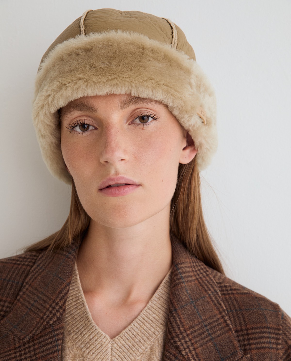 Gorro de pell i borrec beix