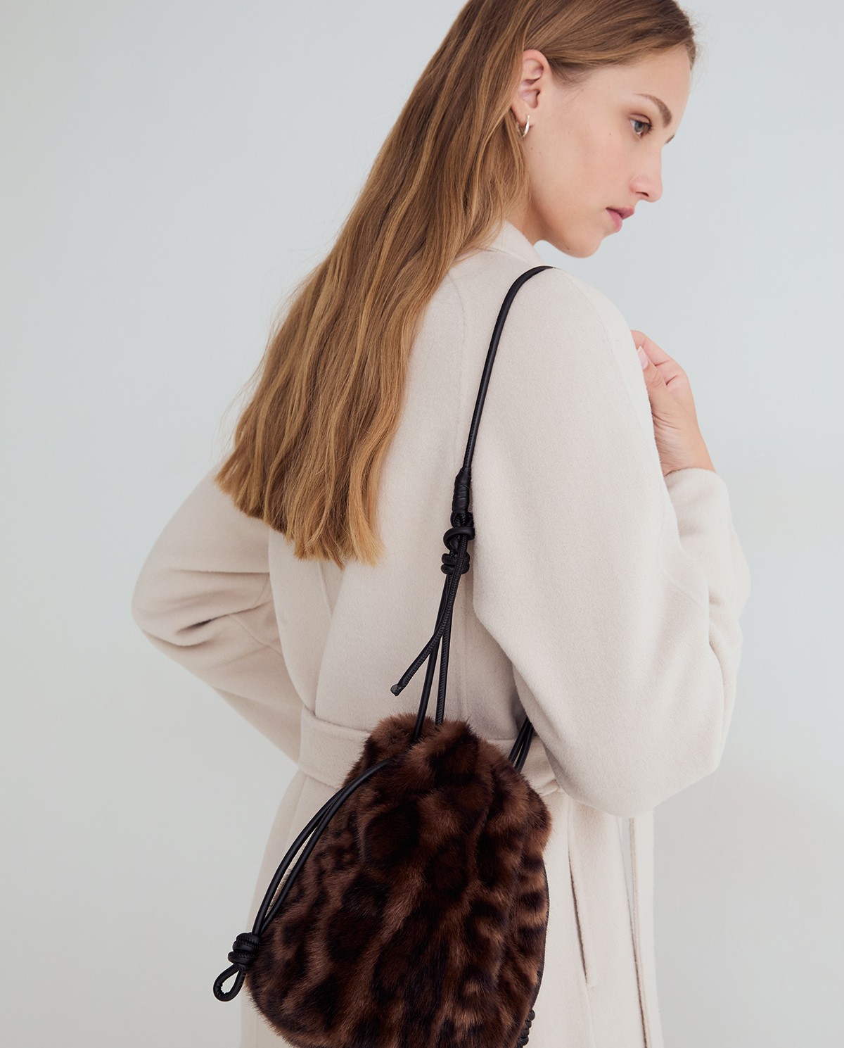 Bolso bombonera efecto pelo leopardo 1