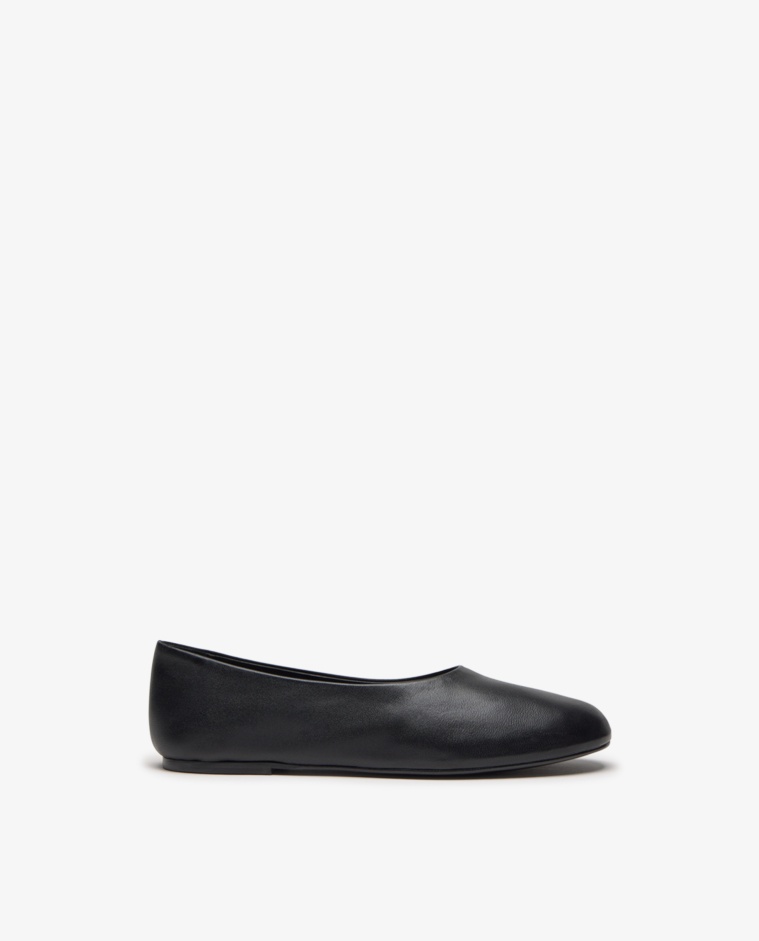 Ballerines en cuir souple en noir