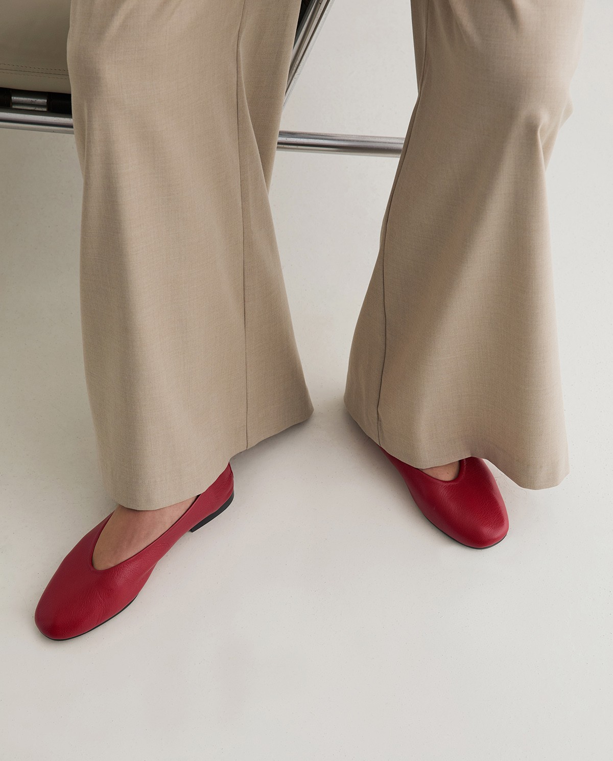 Leather ballet flats in red