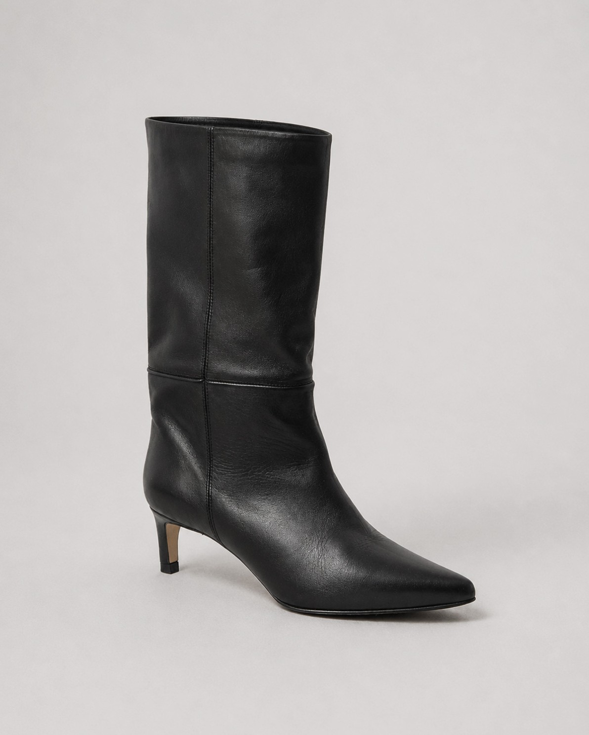 Bota de piel de media caña en negro