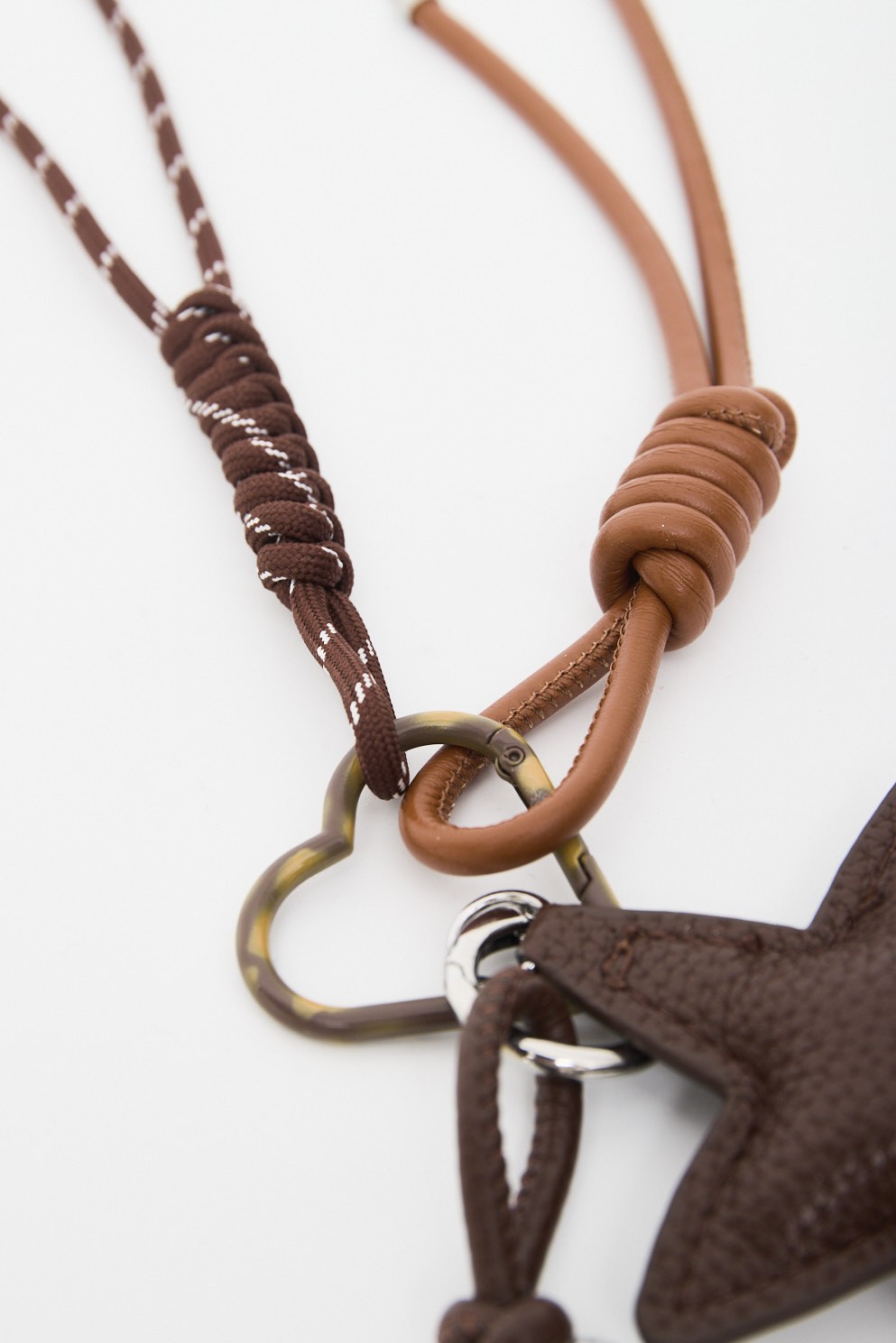 Charm colgante para bolso en color marrón 6