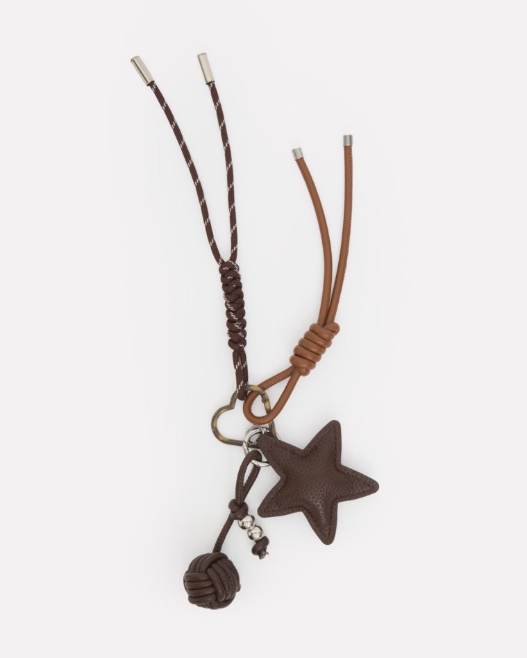 Charm colgante para bolso en color marrón