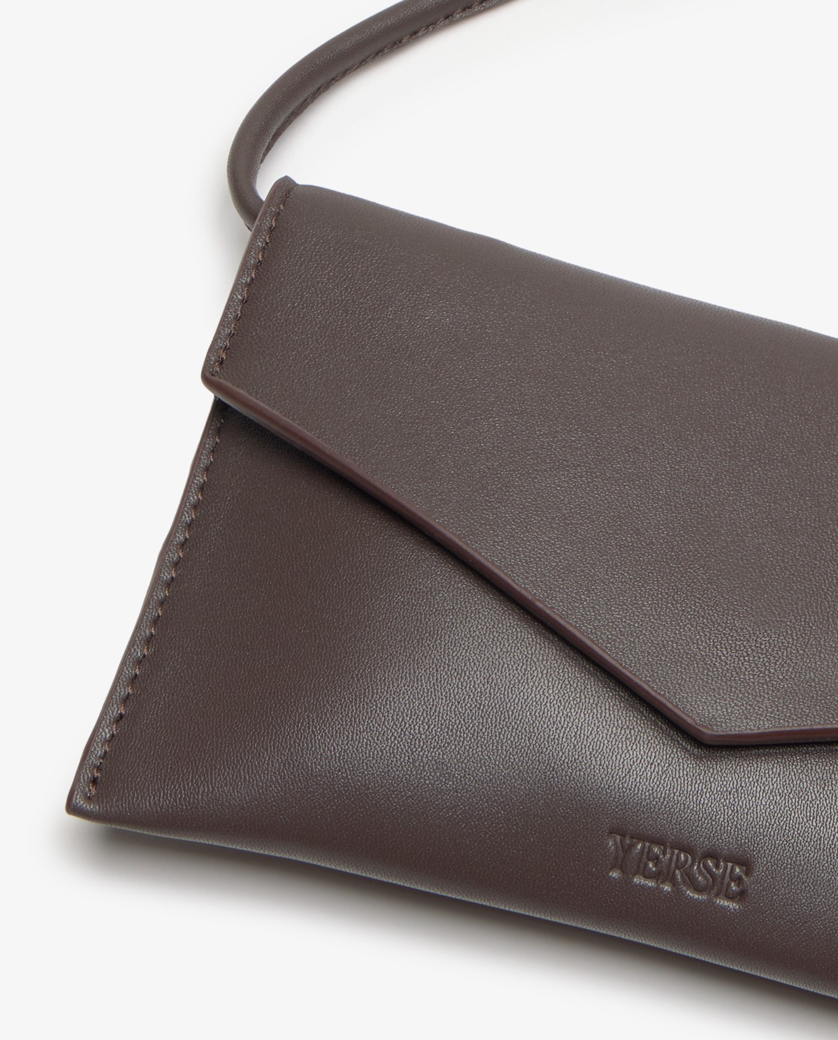 Bolso monedero de piel en color chocolate 1