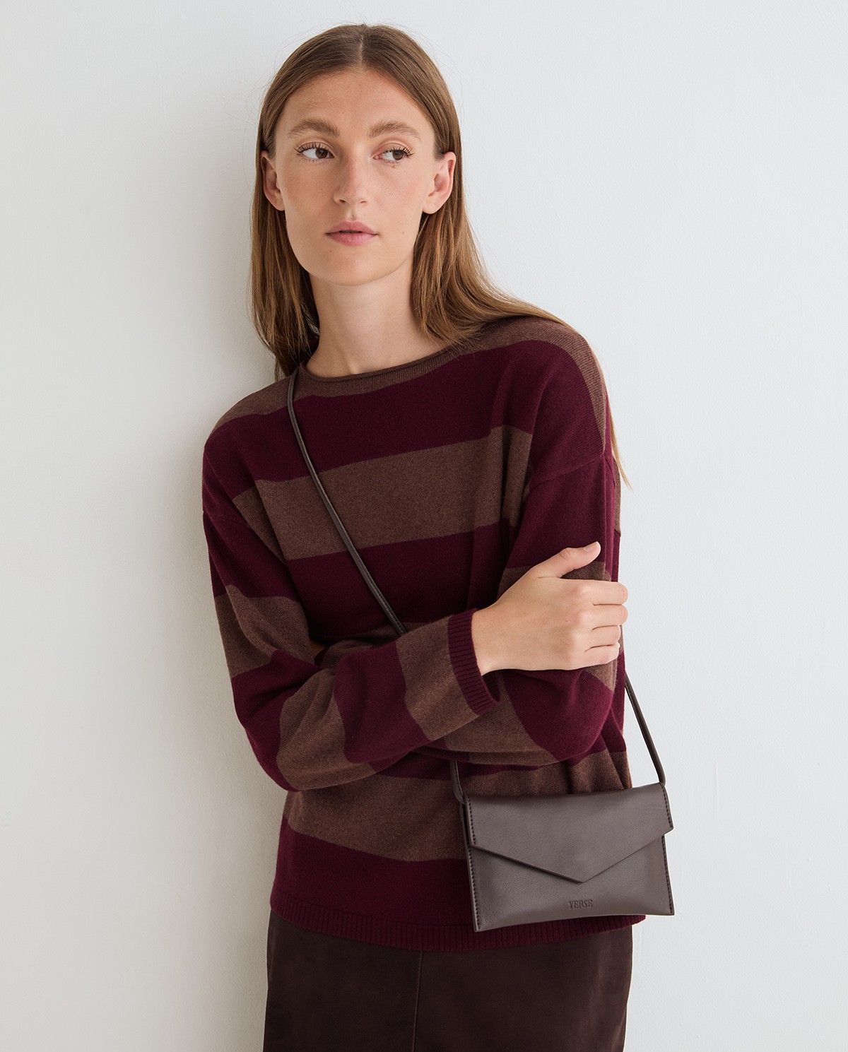 Bolso monedero de piel en color chocolate