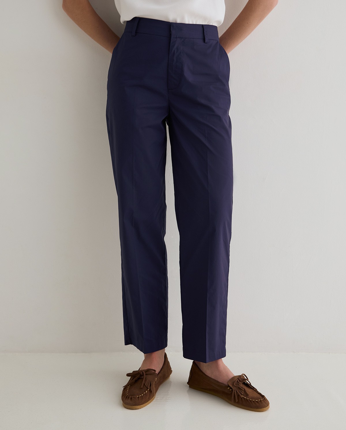 Pantalón popelín en color azul oscuro 1