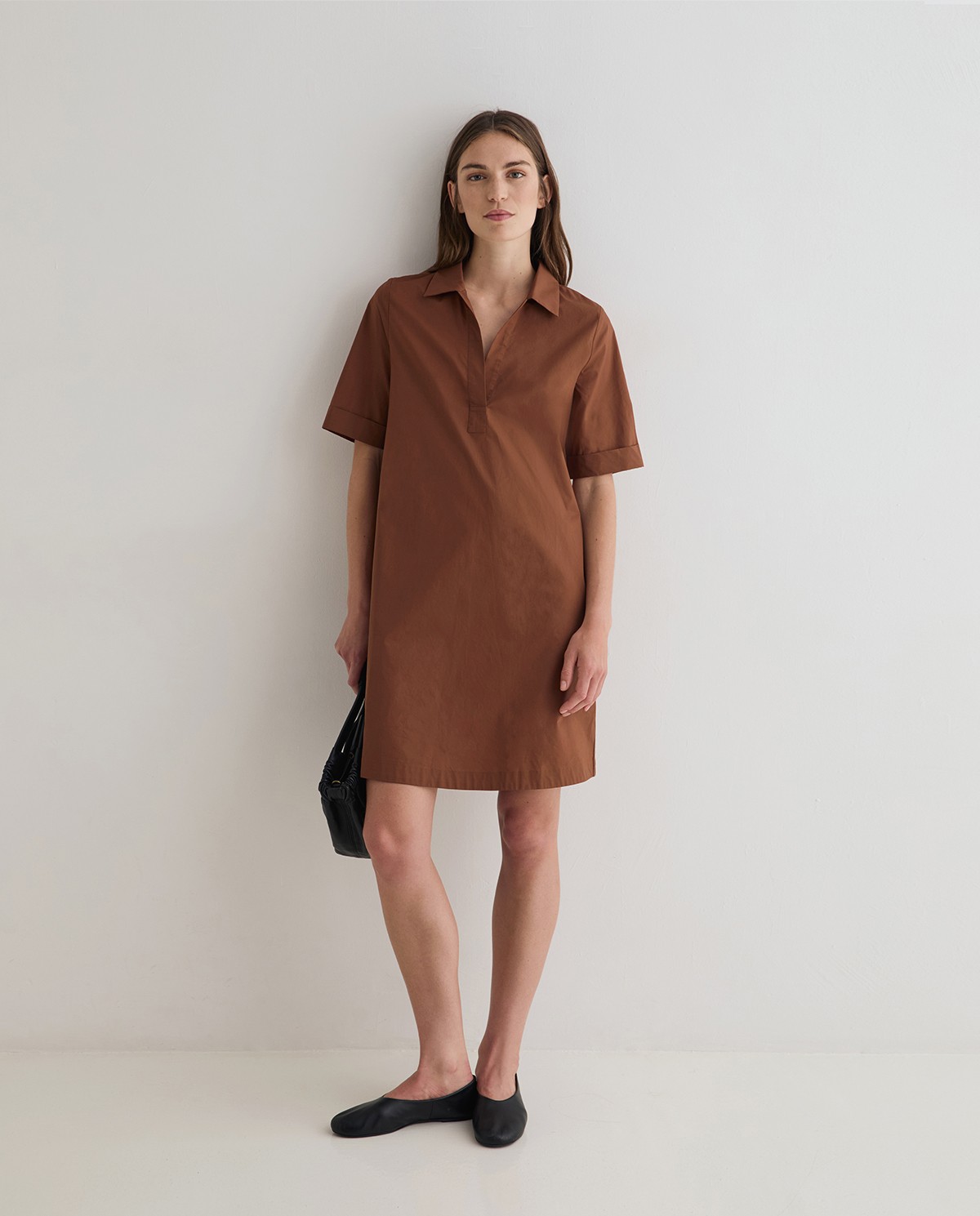 Vestido camisero popelín en color marrón 1