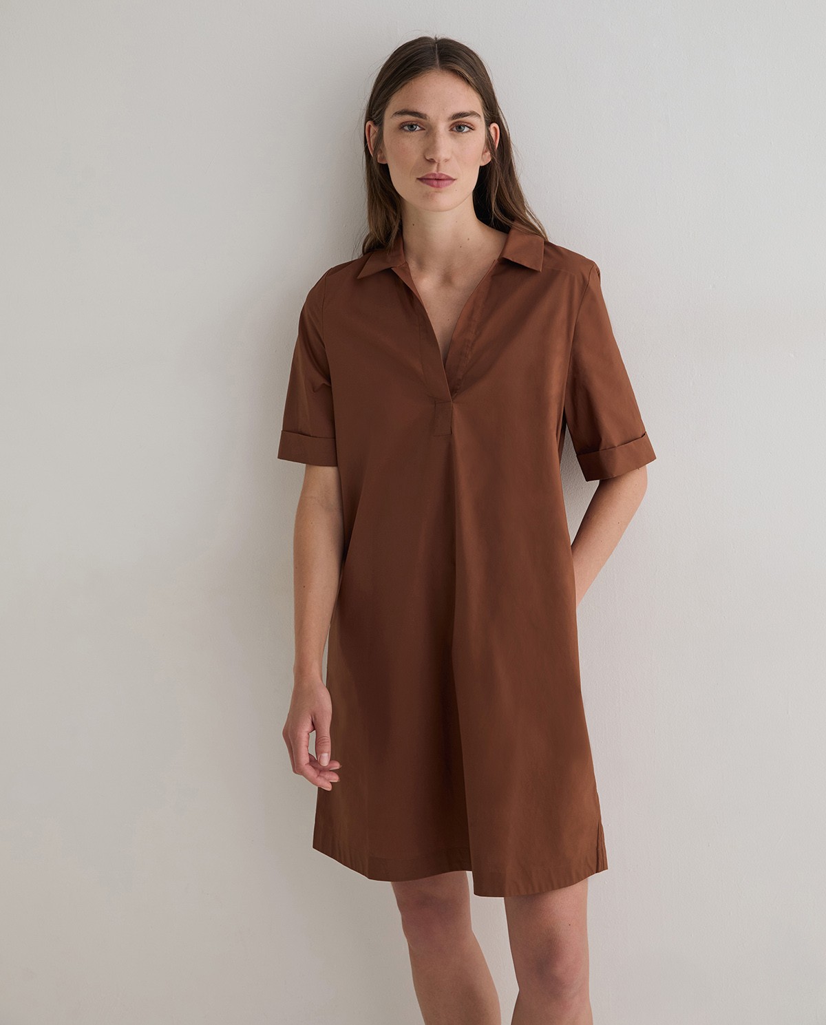 Vestido camisero popelín en color marrón 2