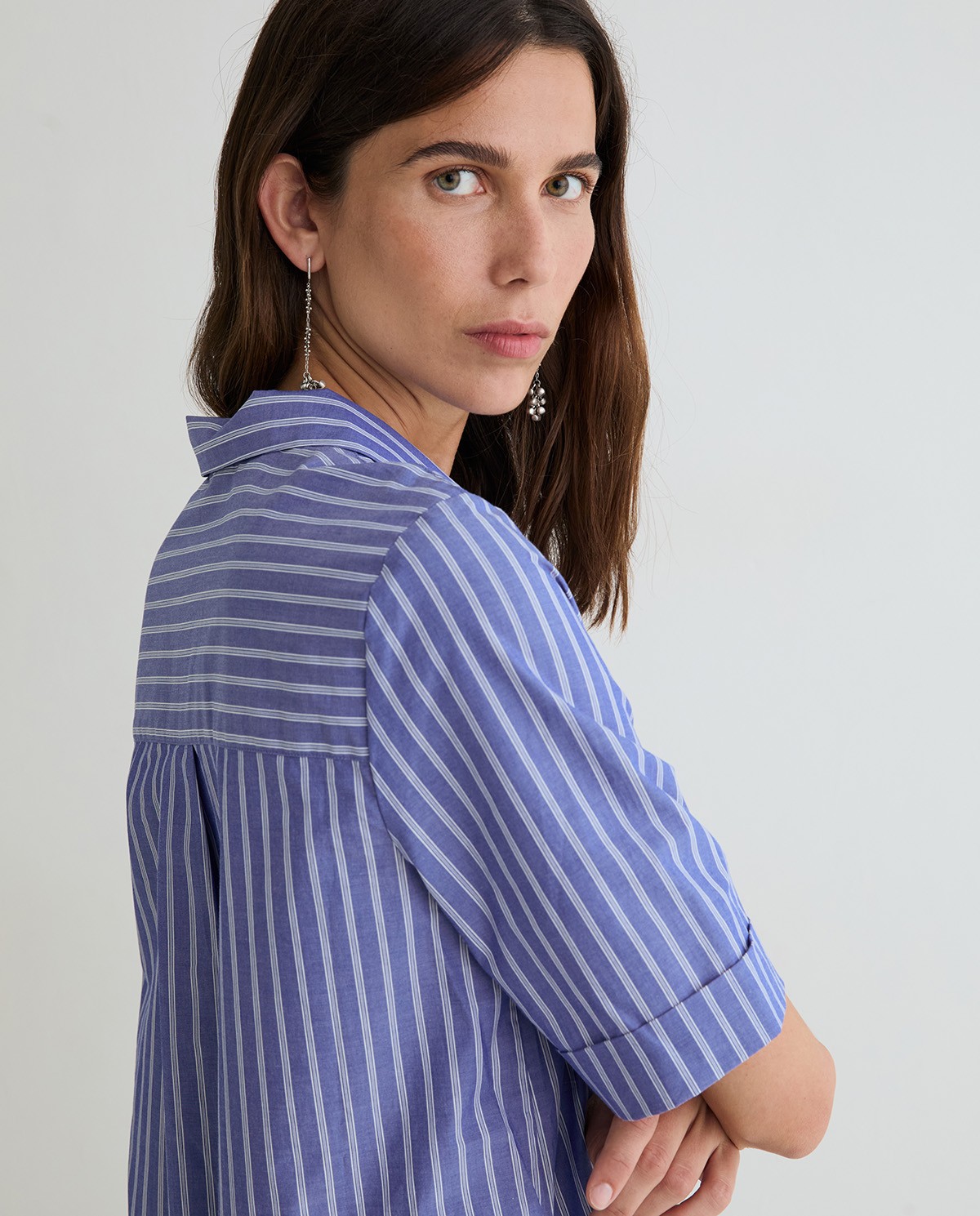 Vestido camisero midi de popelin en color rayas azul y blanco 2