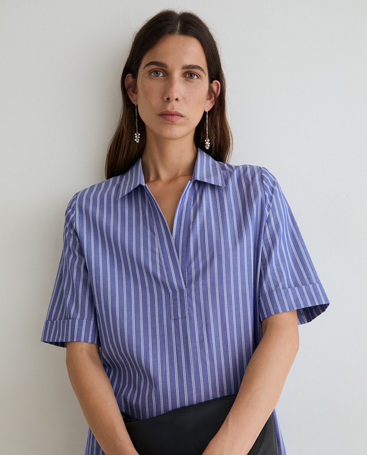 Vestido camisero midi de popelin en color rayas azul y blanco 3